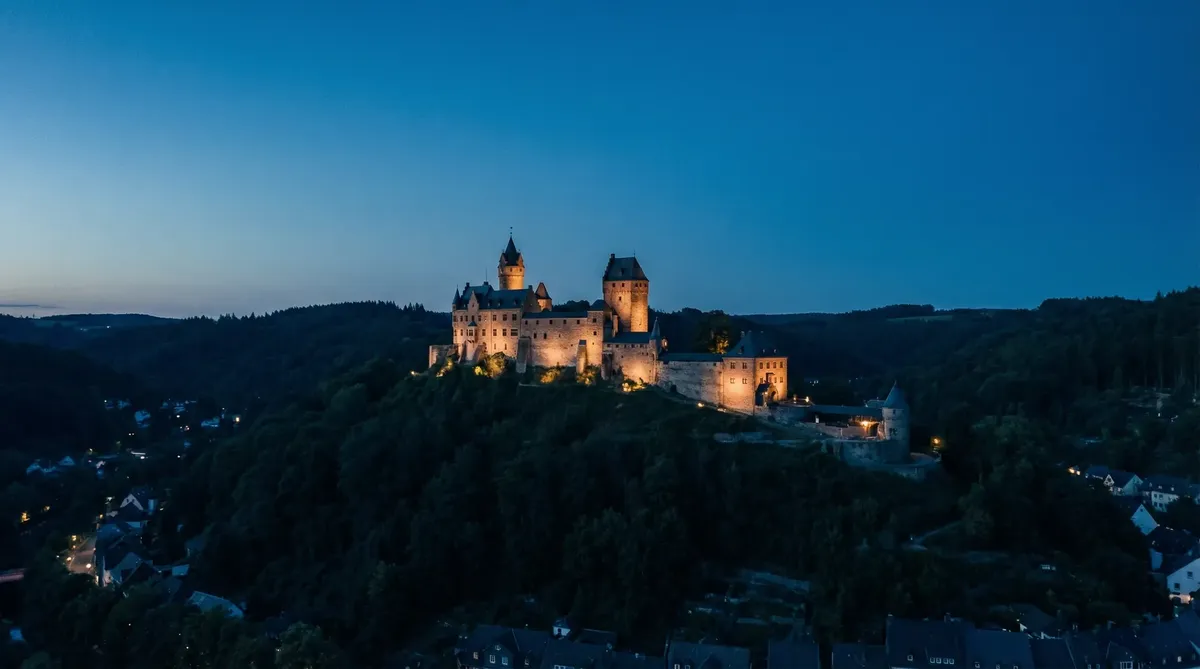 Burg Altena auf dem Hügel