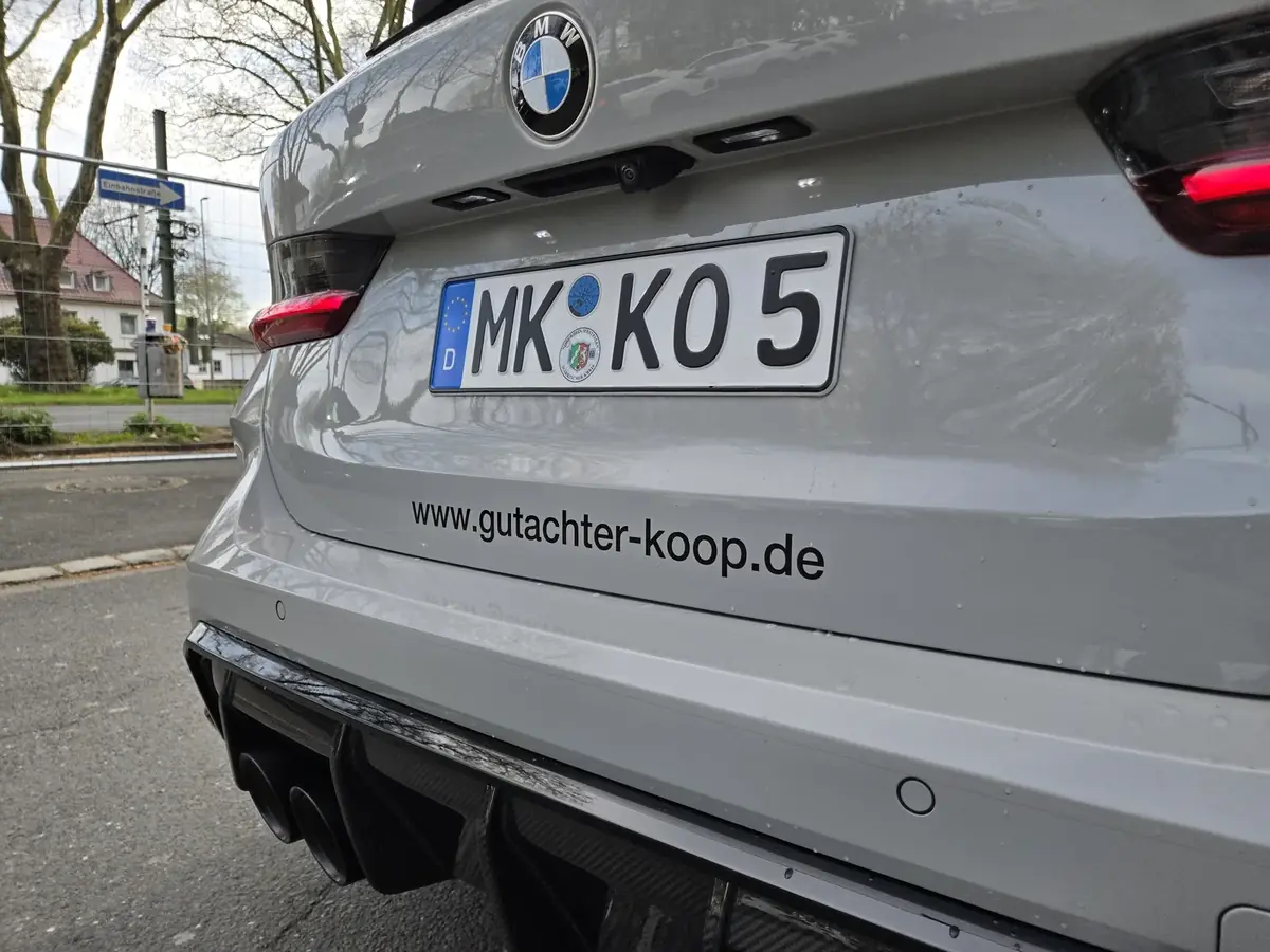 BMW M3 Competition Touring Heck-Detail mit www.gutachter-koop.de Beschriftung