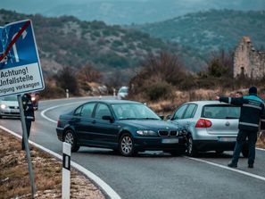 Autounfall im Ausland: So sichern Sie Ihre Ansprüche
